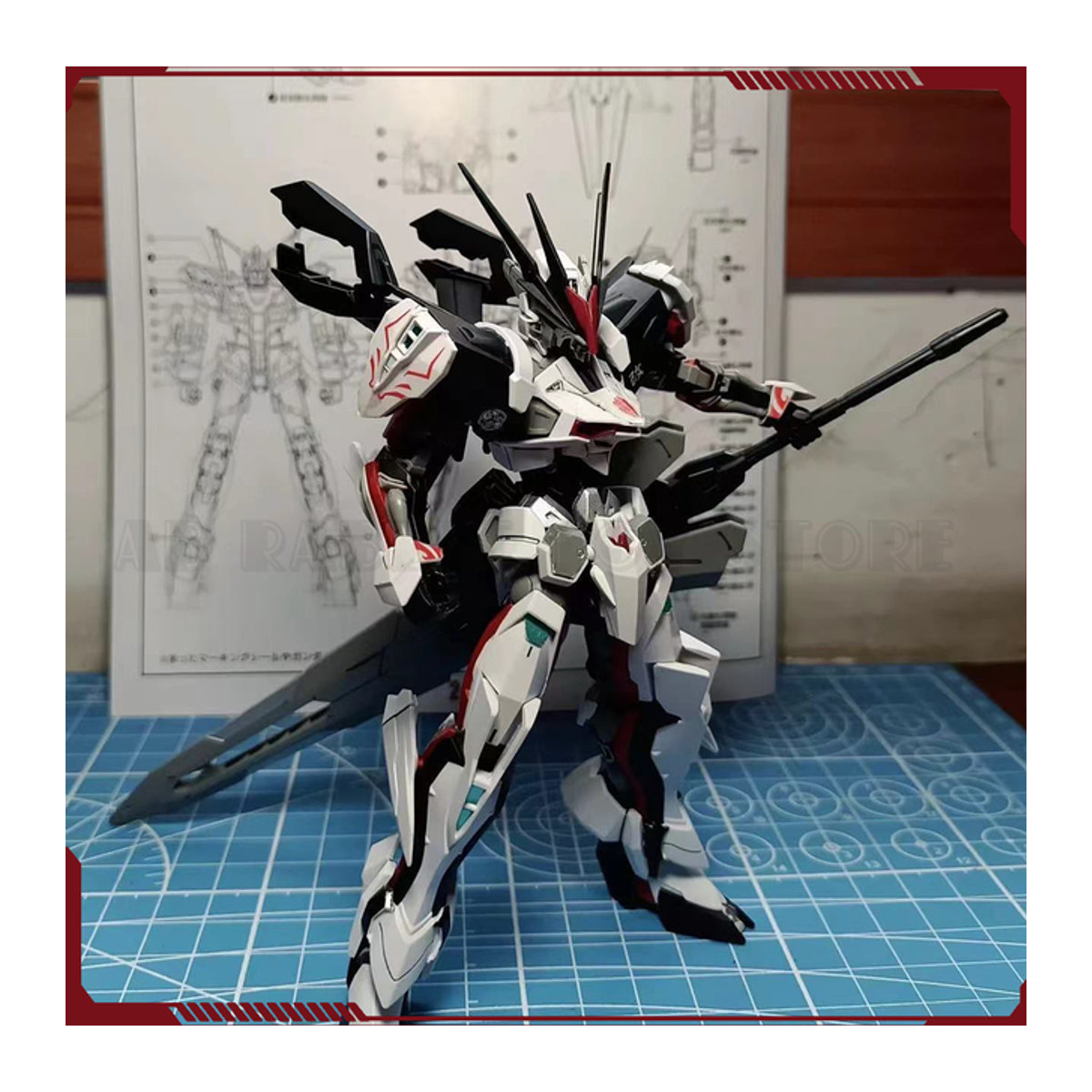 Bandai Gundam Astray Out Frame Modellbausatz 1/144 HG Anime-Figur aus Kunststoff in Weiß - Bild 1