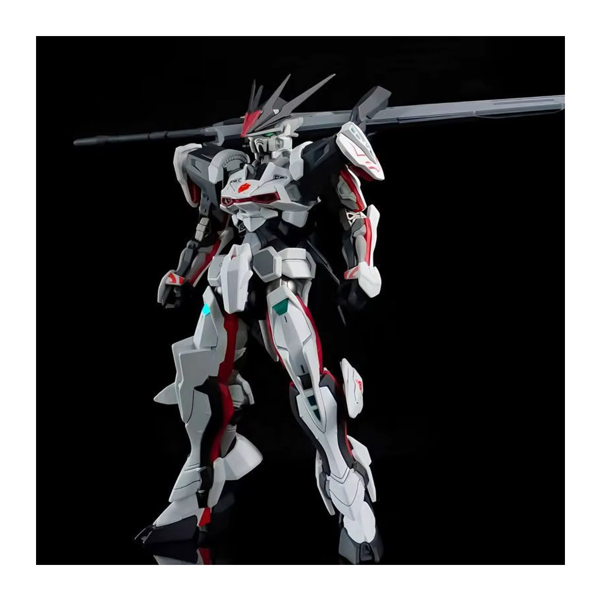 Bandai Gundam Astray Out Frame Modellbausatz 1/144 HG Anime-Figur aus Kunststoff in Weiß - Bild 2
