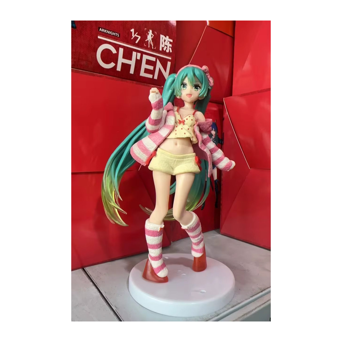 Bandai Hatsune Miku Anime Action Figure in Pyjama-Outfit, mehrfarbig, Höhe: 20 cm - Bild 2