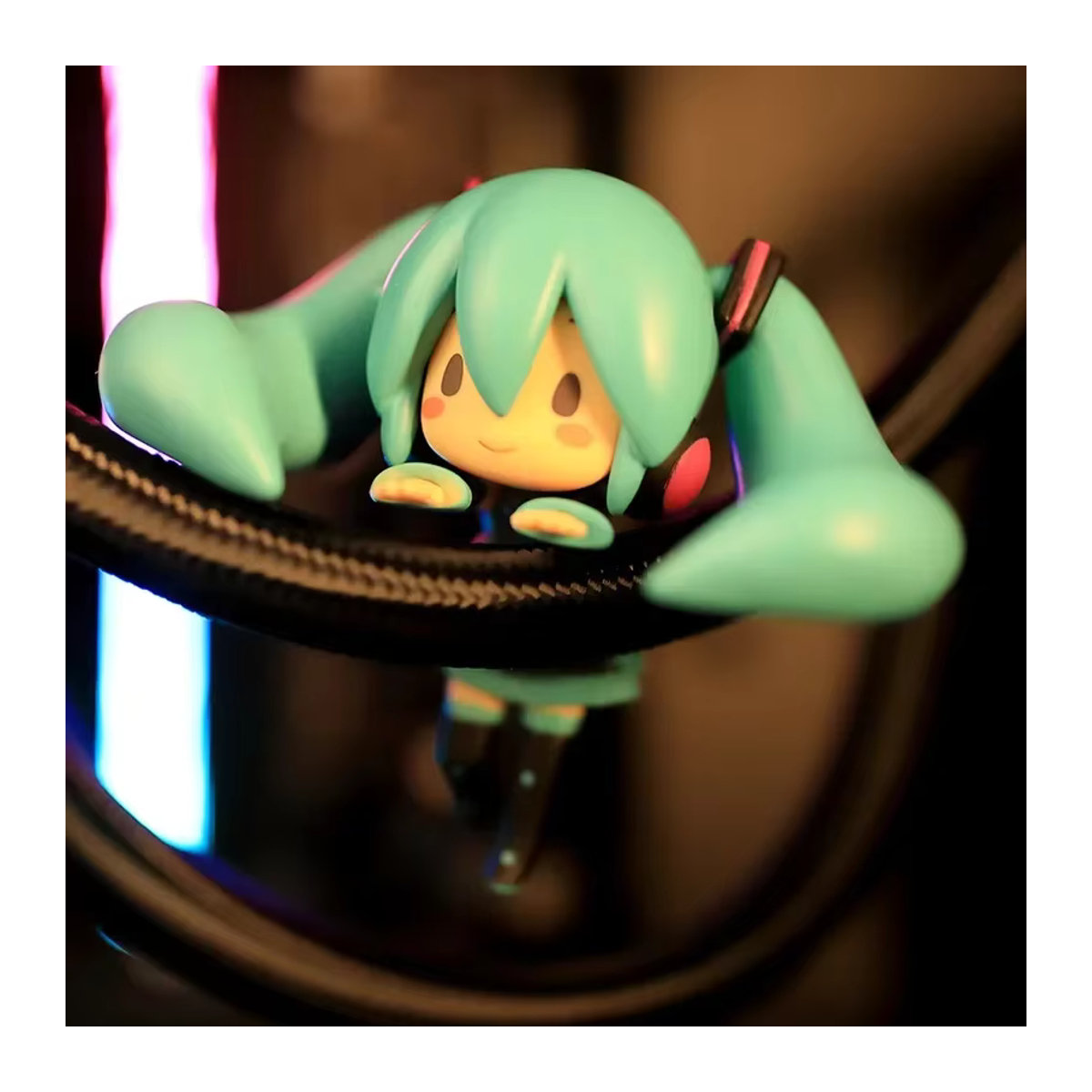 Bandai Hatsune Miku Anime Action Figure Q Version Pferdeschwanz Modell aus PVC, mehrfarbig, Höhe: 7,5 cm - Bild 3