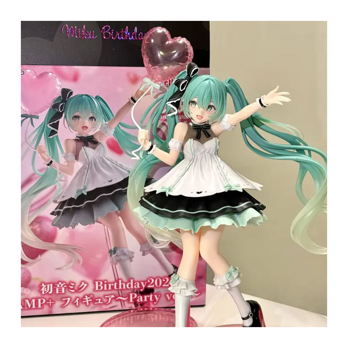 Bandai Hatsune Miku Anime-Figur aus Kunststoff, mehrfarbige Kawaii Cartoon Actionfigur für Kinder und als Dekoration - Bild 2