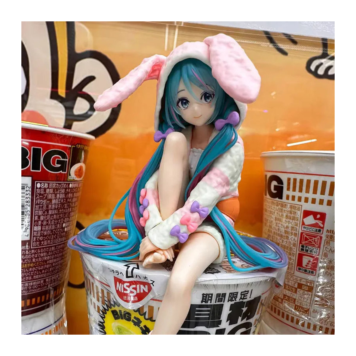 Bandai Hatsune Miku Anime Figur im Hasenohren-Pyjama als Noodle Stopper Sammlerstück aus Kunststoff, mehrfarbig, Höhe: 15 cm - Bild 6