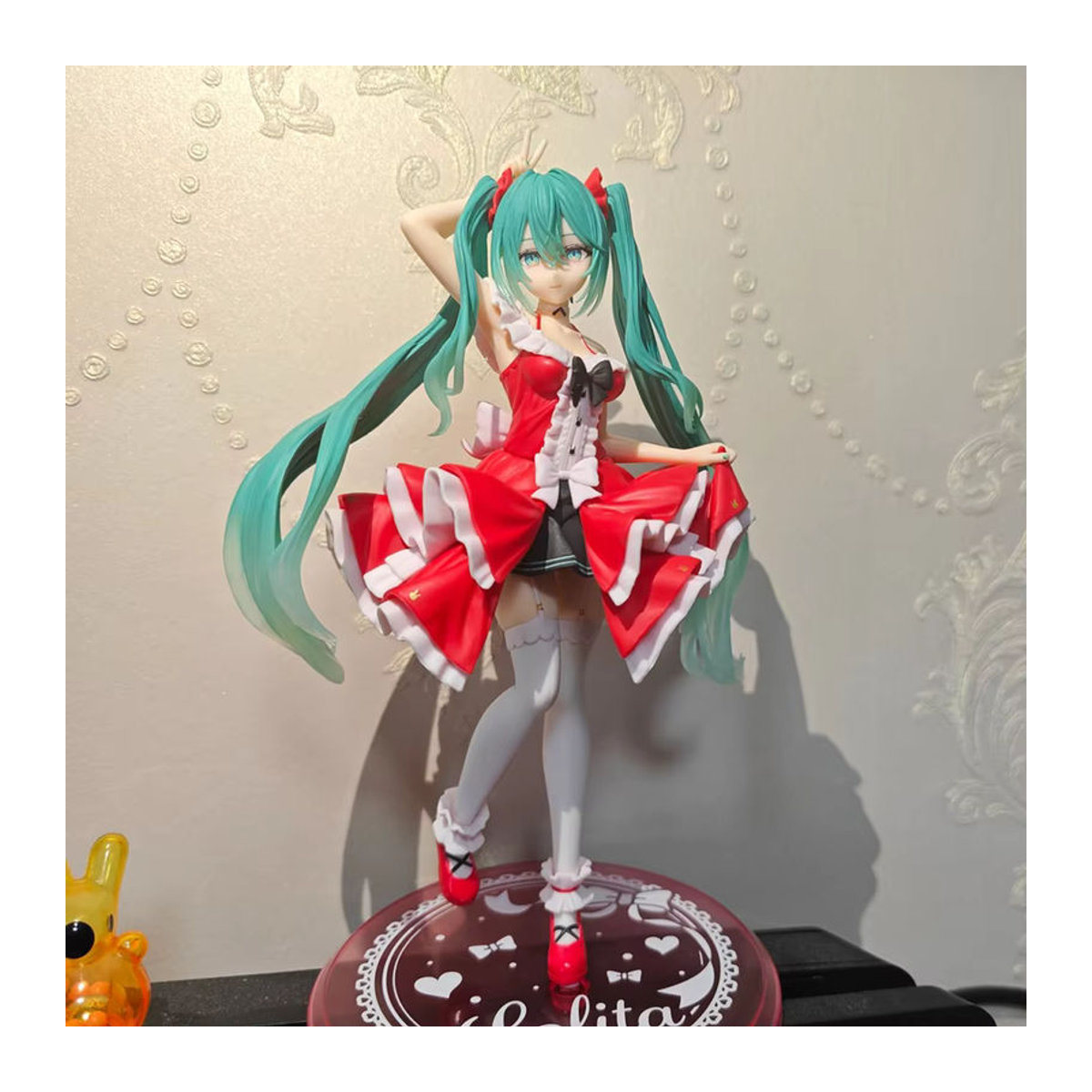 Bandai Hatsune Miku Anime-Figur im Lolita-Stil, mehrfarbige PVC-Actionfigur in stehender Pose zur Dekoration - Bild 4