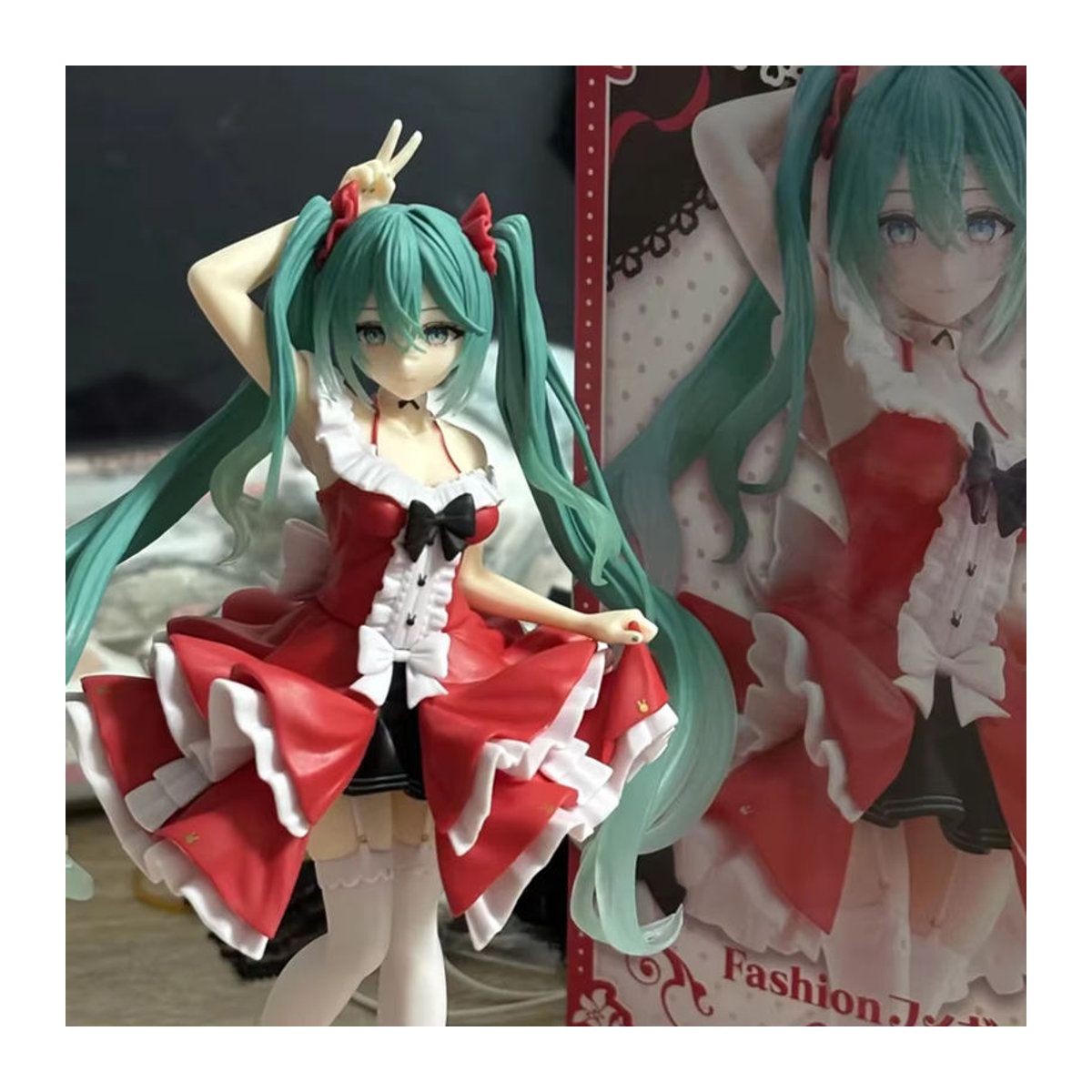 Bandai Hatsune Miku Anime-Figur im Lolita-Stil, mehrfarbige PVC-Actionfigur in stehender Pose zur Dekoration - Bild 6