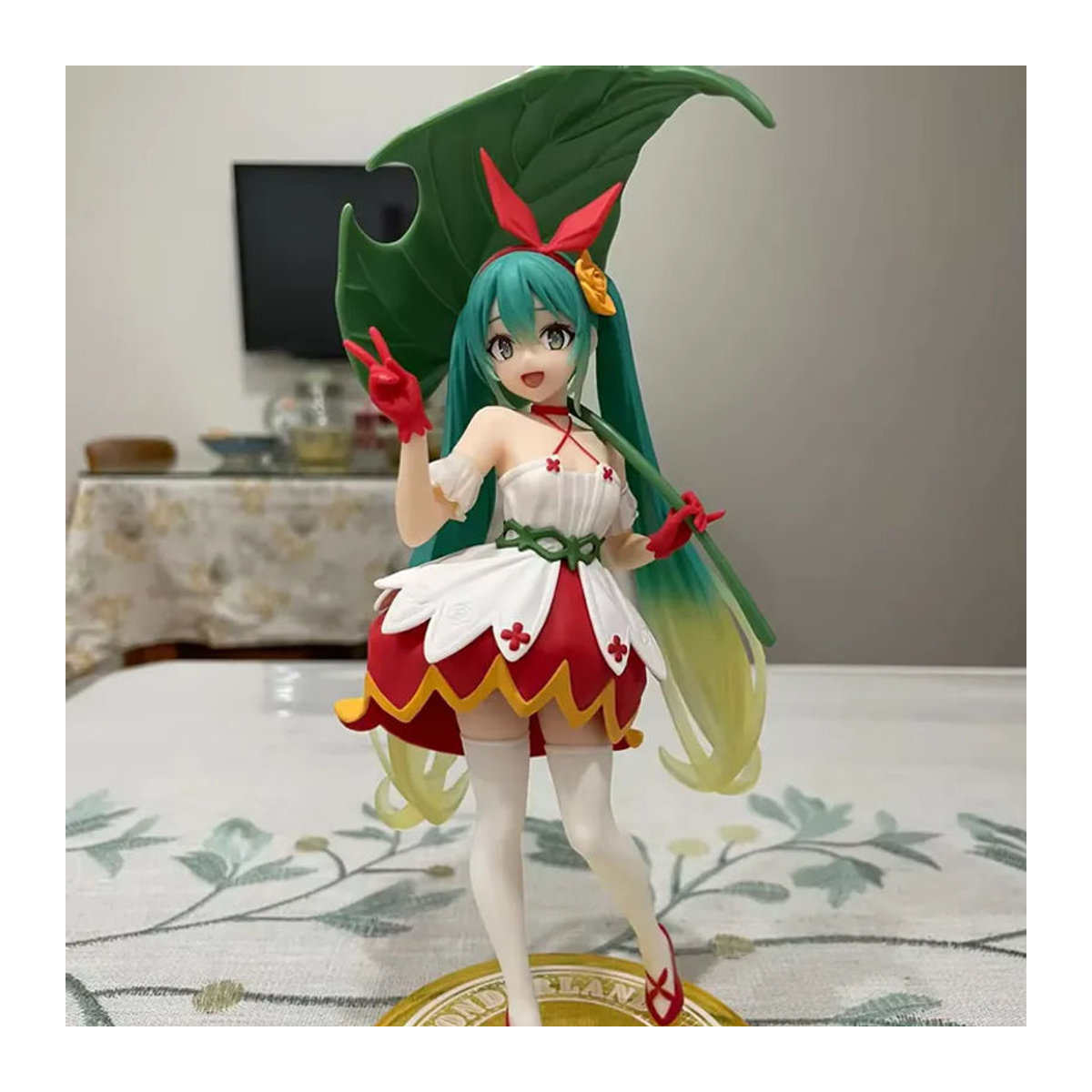 Bandai Hatsune Miku Anime-Figur in Rosa mit Kirschblüten-Dekoration aus Kunststoff - Bild 5