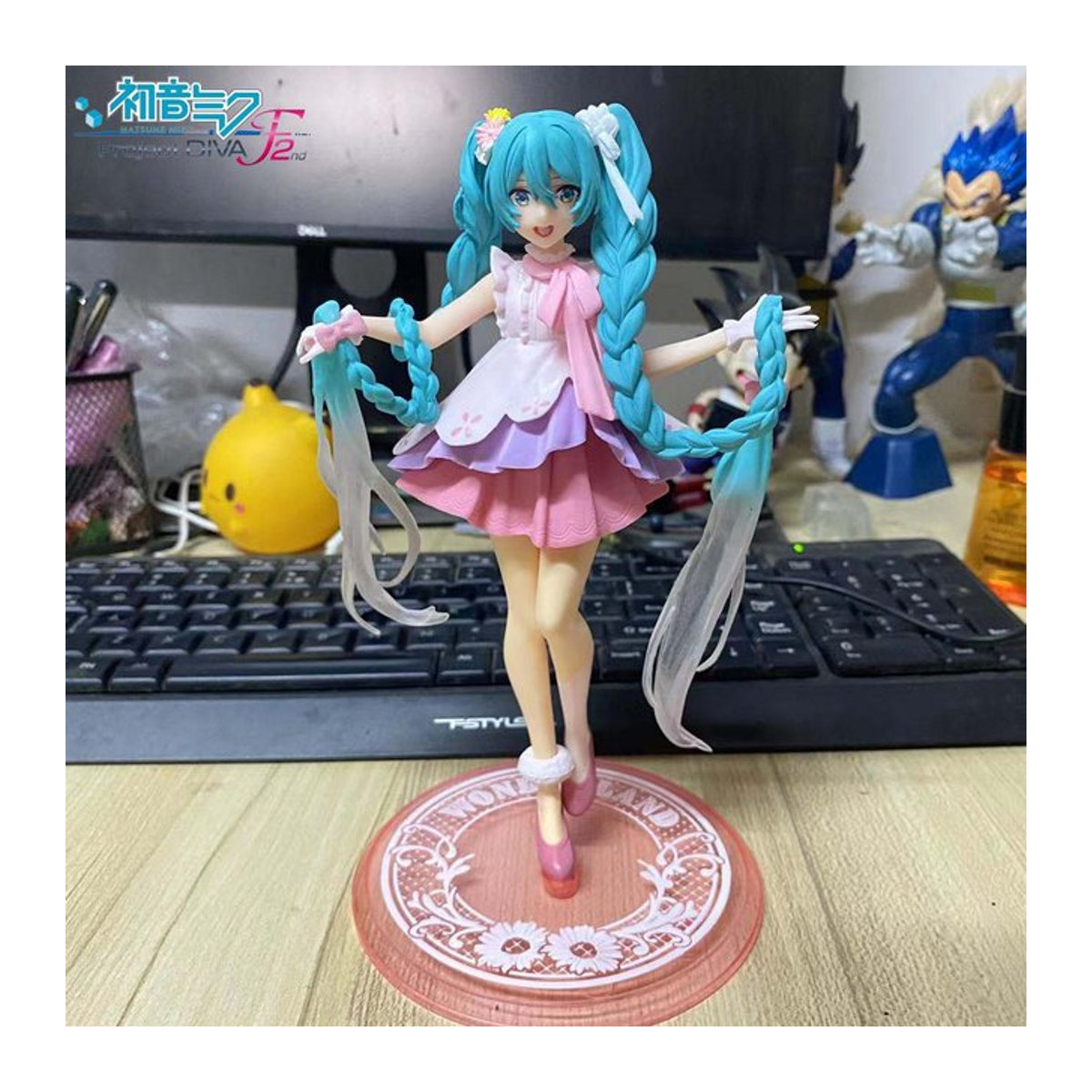 Bandai Hatsune Miku Anime Figur Märchen Wunderland Schönheit in Mehrfarbig, Höhe: 20 cm - Bild 1