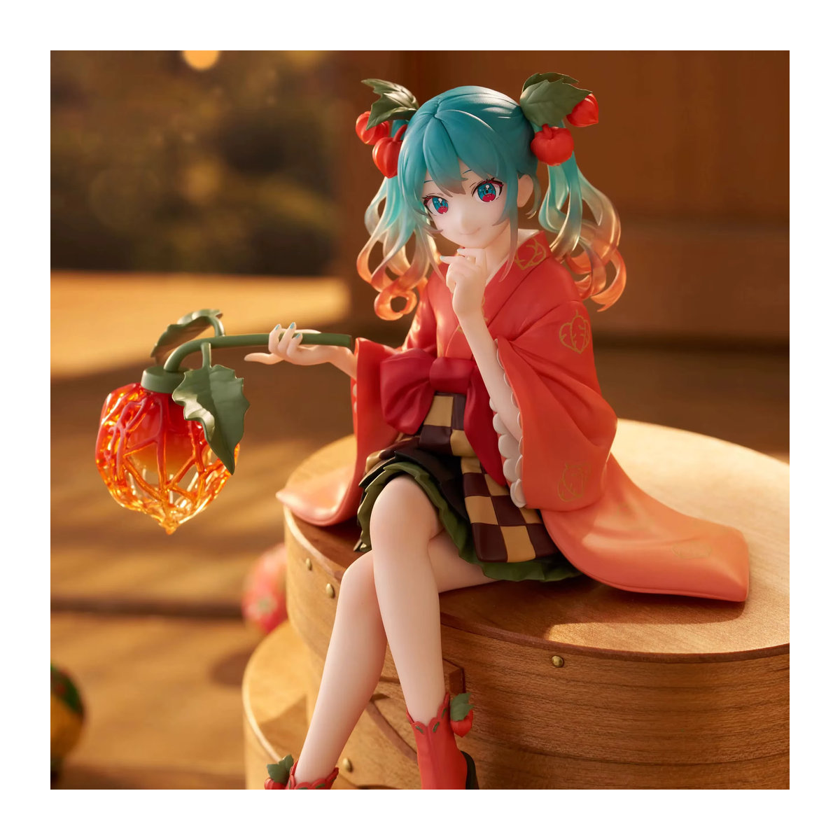 Bandai Hatsune Miku Anime-Figur Saure Beeren-Fee in Sitzposition, mehrfarbige PVC-Actionfigur für Sammler - Bild 2