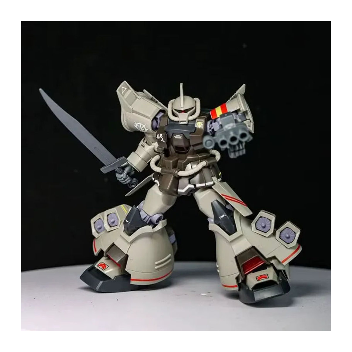 Bandai HG Actionfigur Bausatz 1/144 Gouf Flying Tiger Mecha in Grau aus Kunststoff - Bild 3