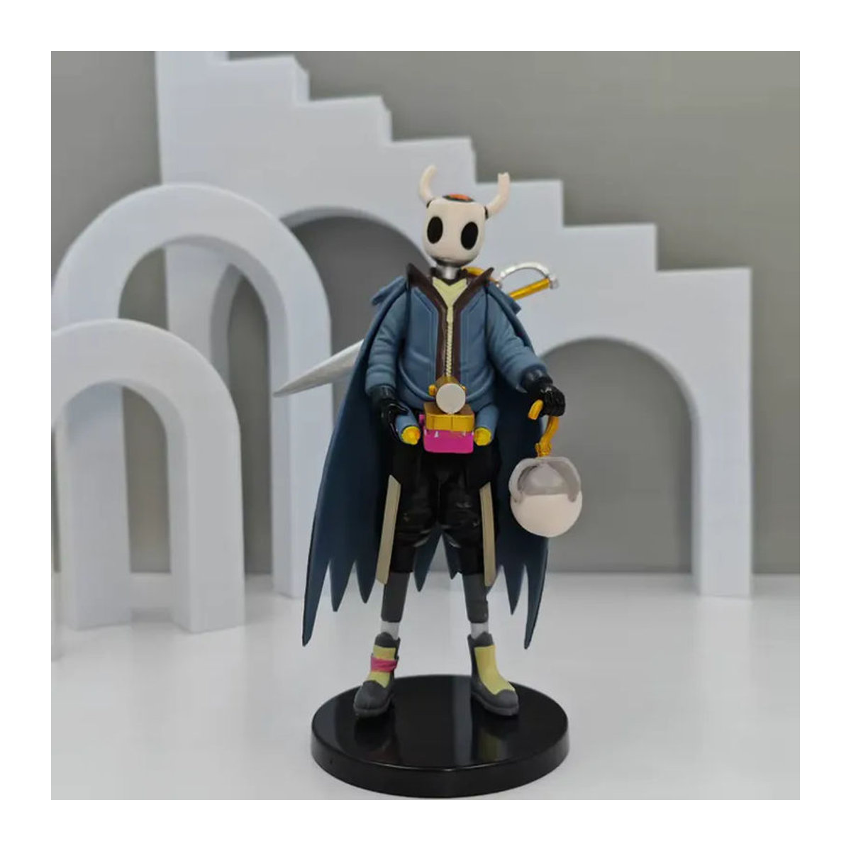Bandai Hollow Knight Actionfigur im Cyberpunk-Stil als Sammlermodell und Desktop-Dekoration in Lila und Mehrfarbig - Bild 3