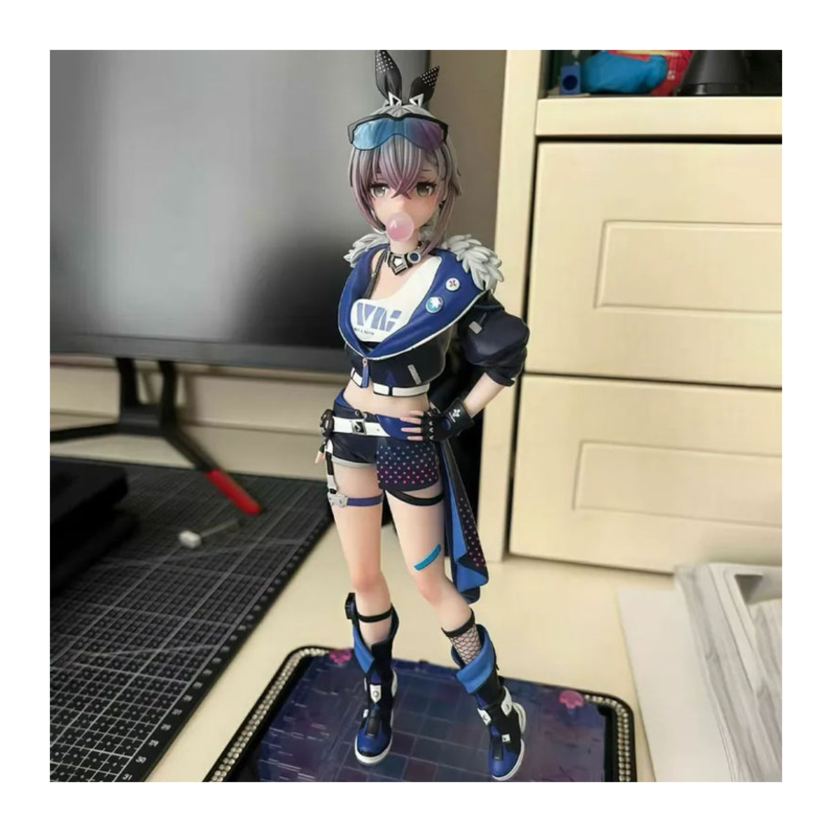 Bandai Honkai Star Rail Silver Wolf Anime Figur Blow Bubbles Modell Statue in Silber und Mehrfarbig - Bild 2
