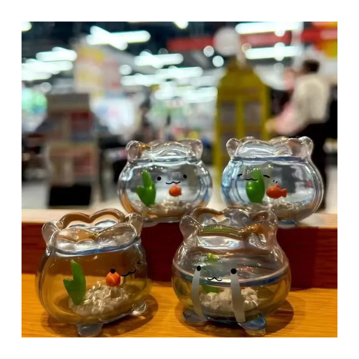 Bandai Jun Expression Blind Box Kawaii Mini-Figur Transparentes Mini-Goldfisch-Aquarium aus Kunststoff zur Desktop-Dekoration - Bild 5