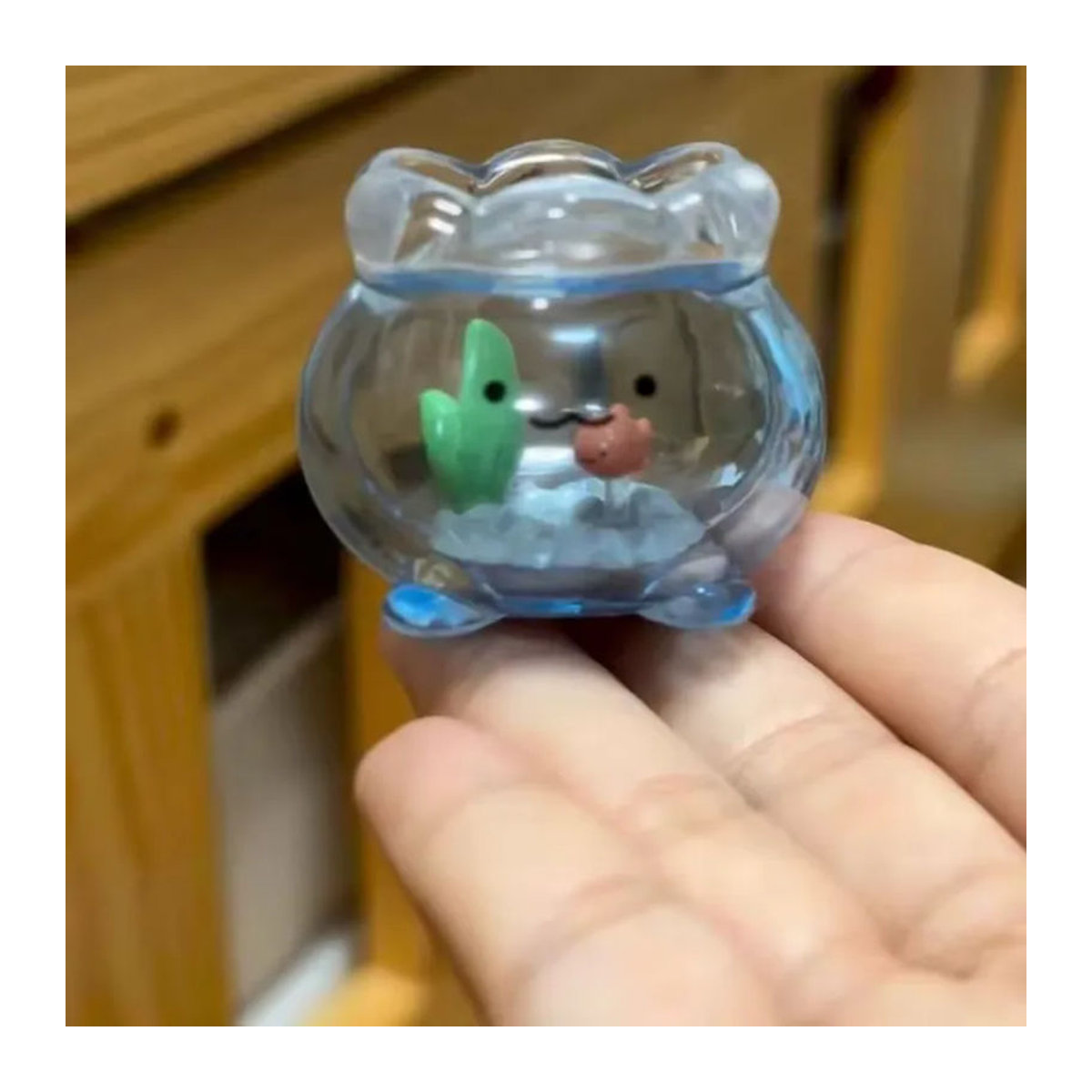 Bandai Jun Expression Blind Box Kawaii Mini-Figur Transparentes Mini-Goldfisch-Aquarium aus Kunststoff zur Desktop-Dekoration - Bild 6
