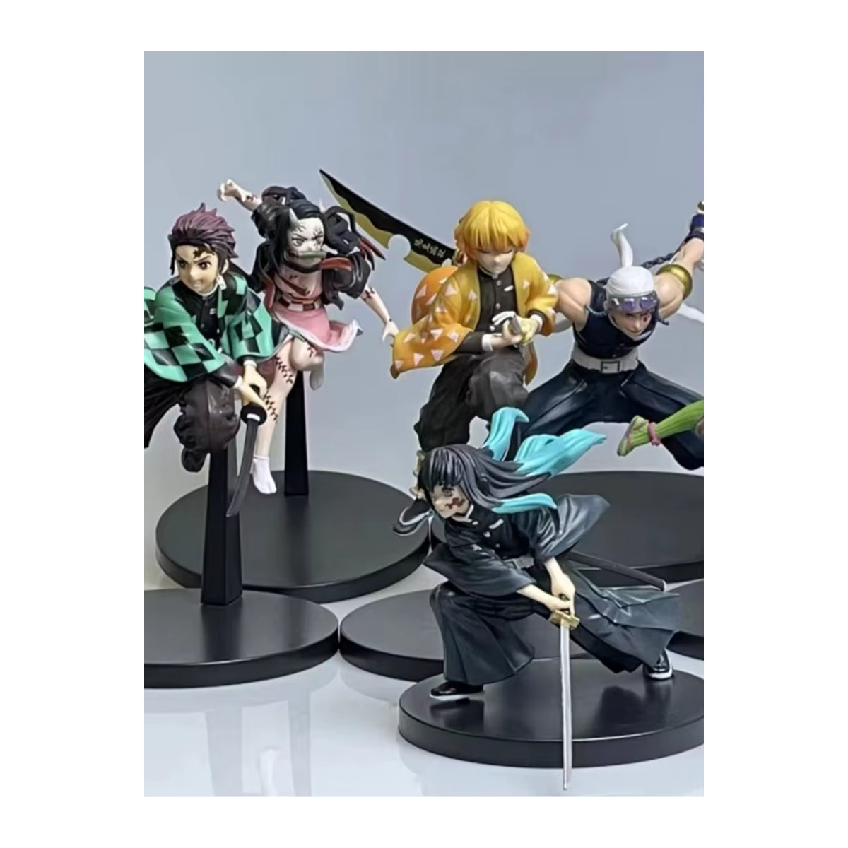 Bandai Kimetsu no Yaiba Anime Figuren Set aus Kunststoff in Schwarz - Bild 3