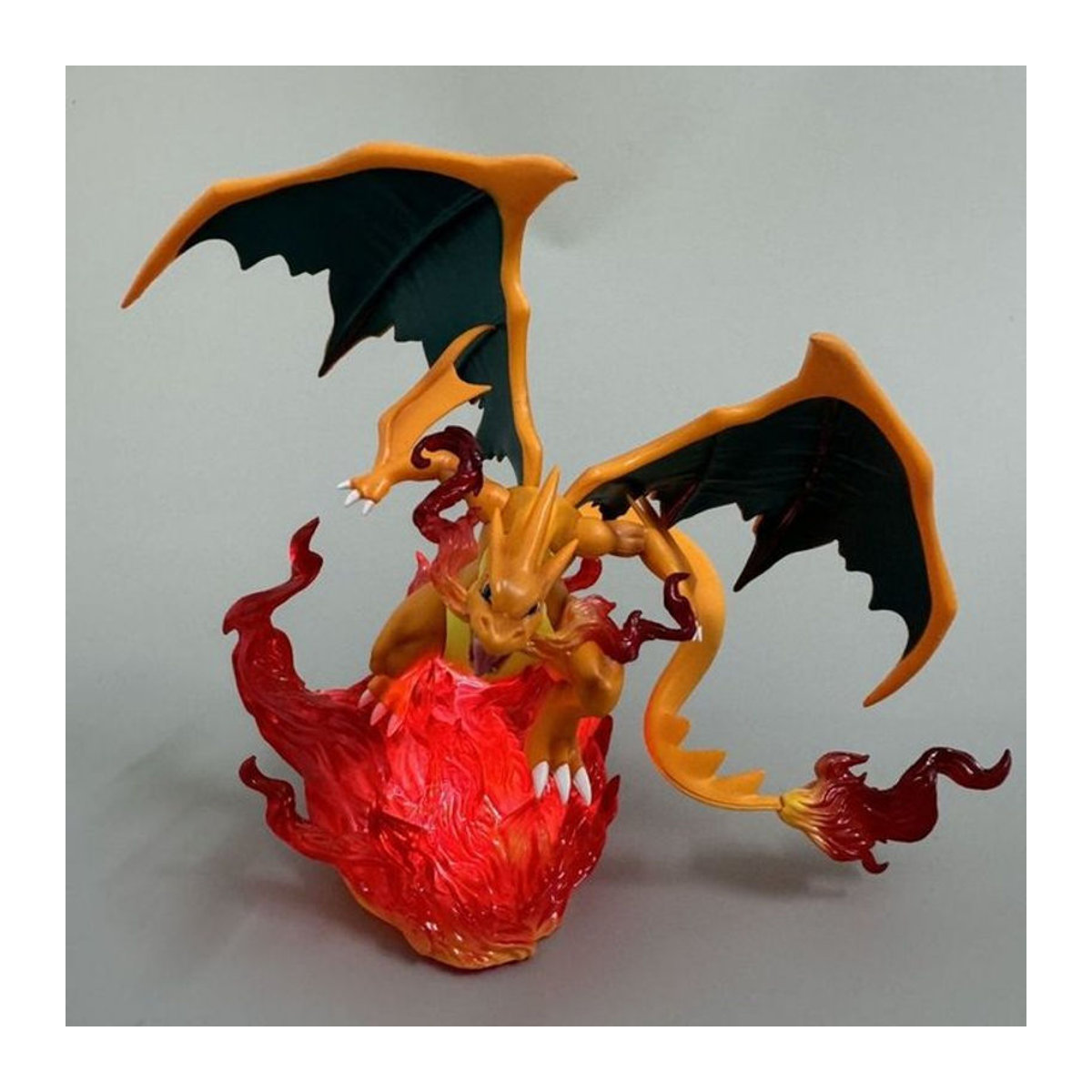 Bandai Mega Glurak Statue Anime Pokemon Kunstharzfigur in Orange für dein Schreibtischdisplay - Bild 1