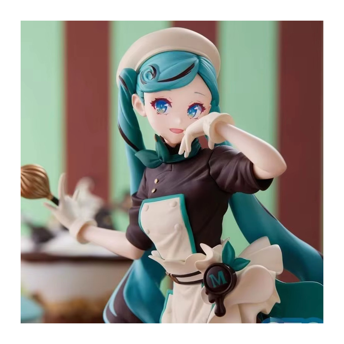 Bandai Miku Pastry Cook Dunkle Schokolade Figur, Virtuelle Sängerin Mädchenfigur Modell Statue, Höhe: 21 cm - Bild 4