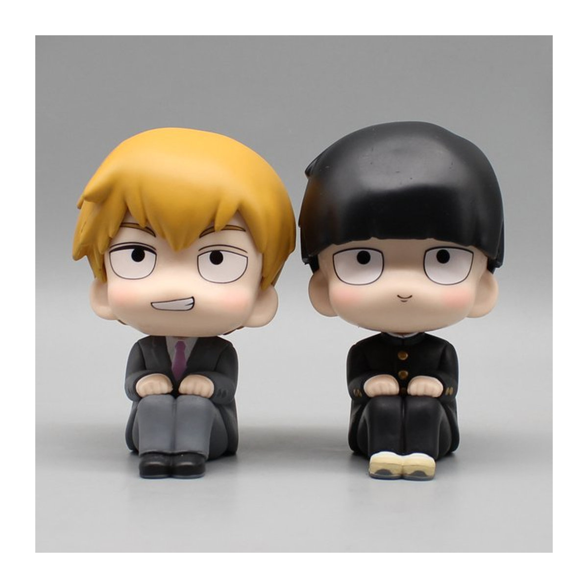 Bandai Mob Psycho 100 Anime Figur Reigen Arataka Q Edition Sitting Palm Series Mehrfarbig - Bild 1