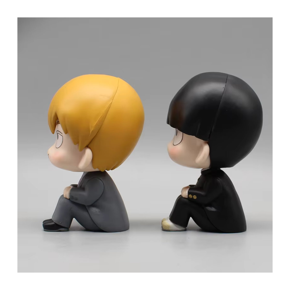 Bandai Mob Psycho 100 Anime Figur Reigen Arataka Q Edition Sitting Palm Series Mehrfarbig - Bild 4