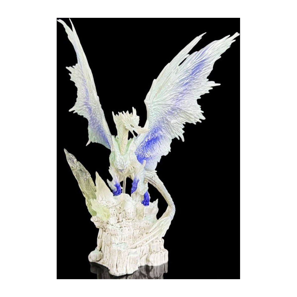 Bandai Monster Hunter Iceborne PVC Statue Figur in Weiß - Bild 1