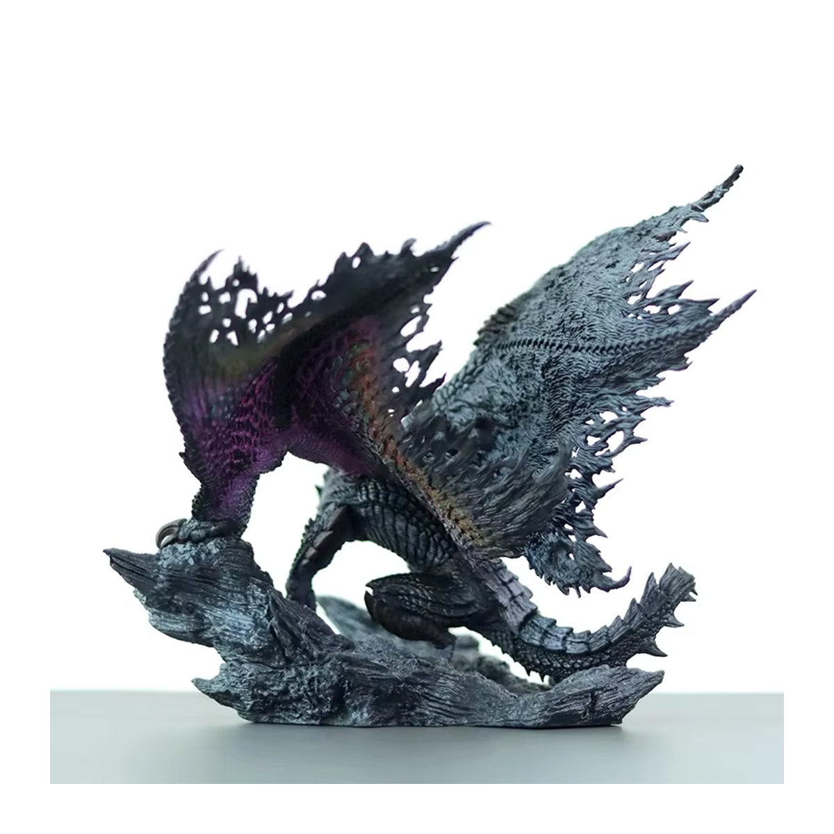Bandai Monster Hunter Resonance Series Gore Magala Actionfigur in Schwarz aus Kunstharz - Bild 4