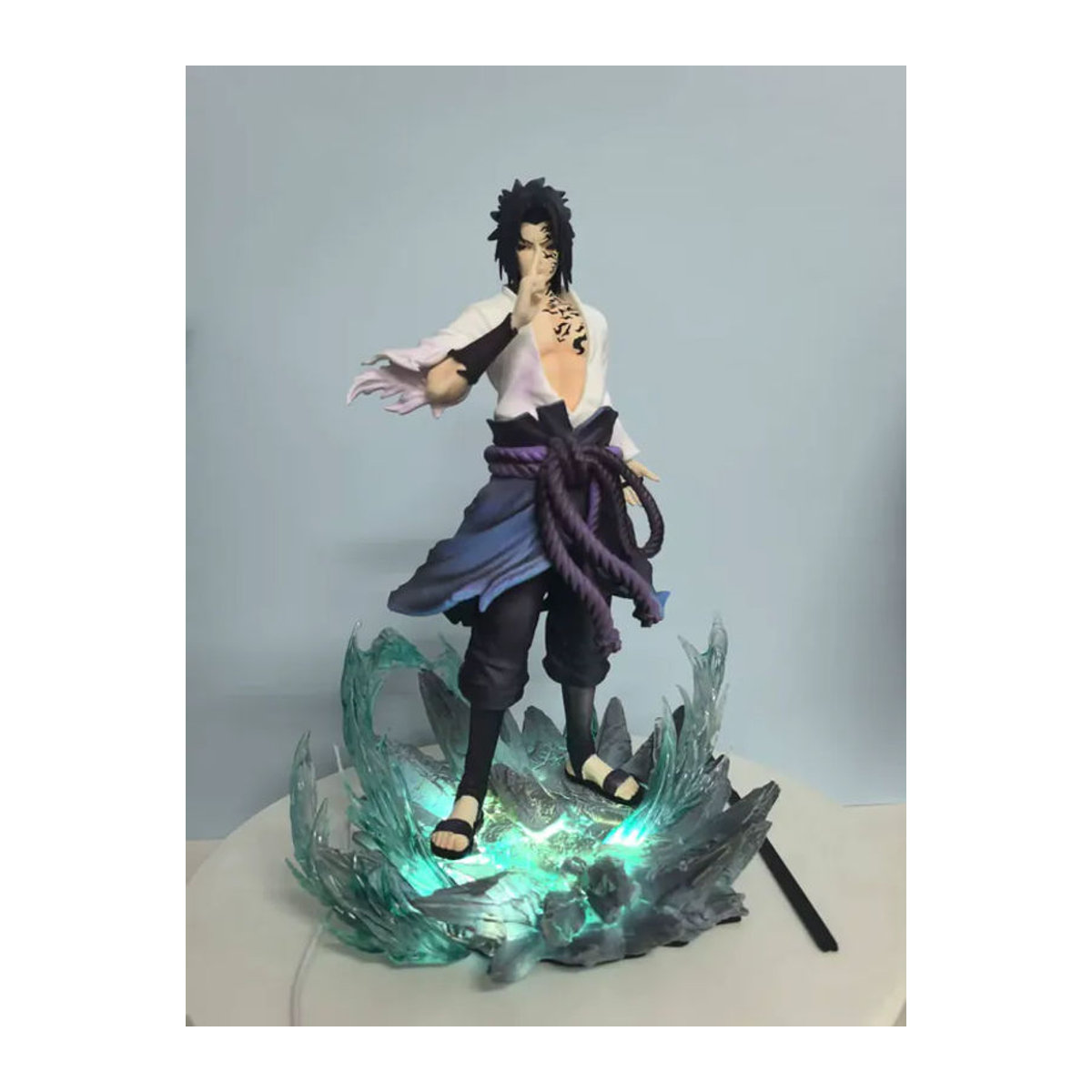 Bandai Naruto Uchiha Sasuke Actionfigur aus Kunststoff in Mehrfarbig als Schreibtischdekoration für Erwachsene - Bild 2