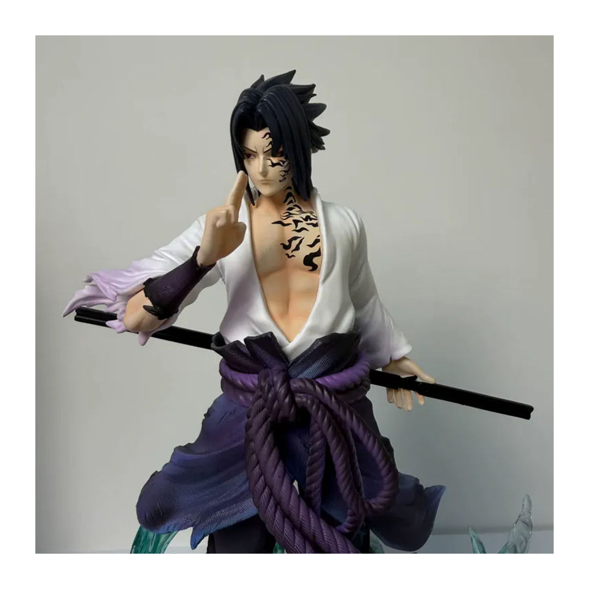 Bandai Naruto Uchiha Sasuke Actionfigur aus Kunststoff in Mehrfarbig als Schreibtischdekoration für Erwachsene - Bild 4