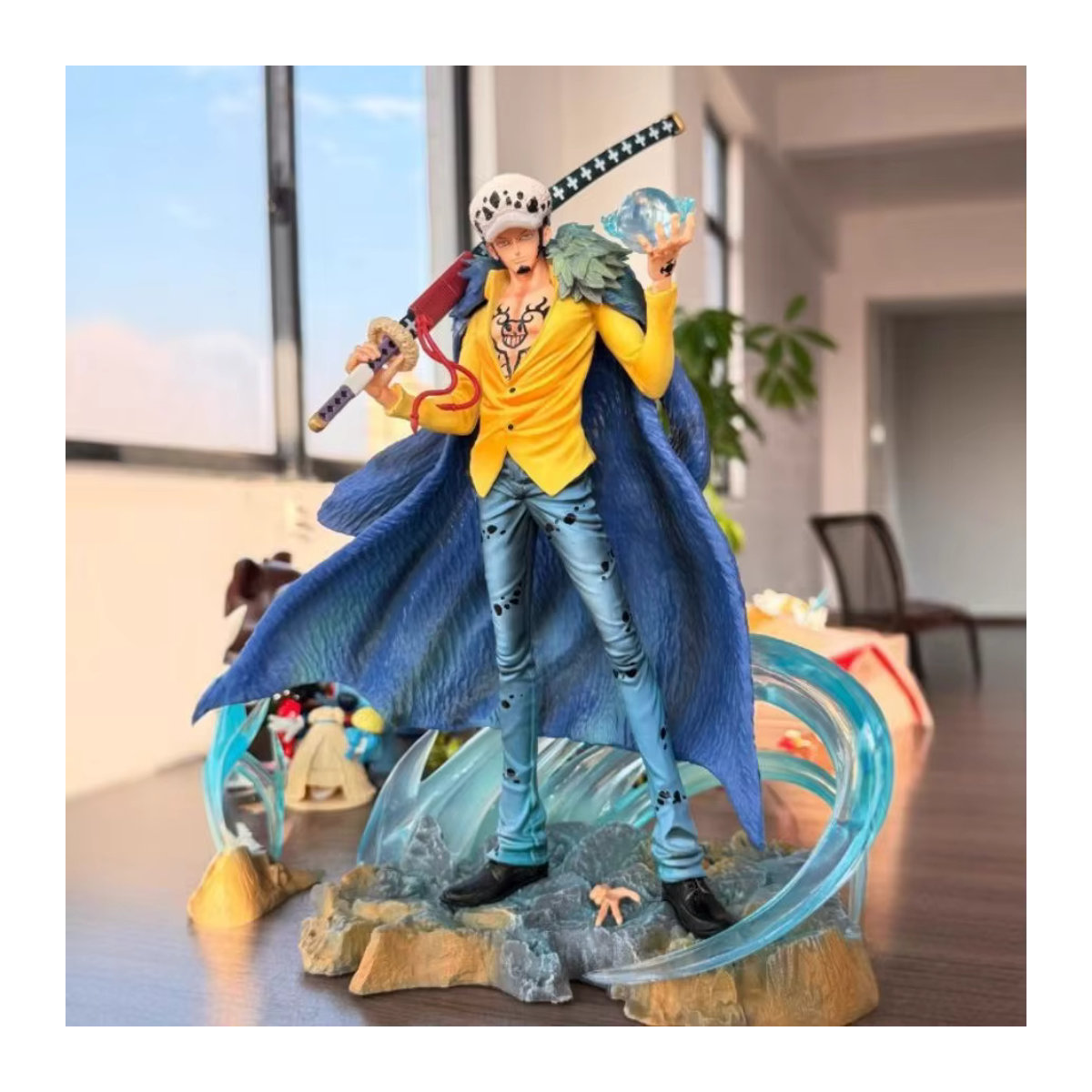 Bandai One Piece Actionfigur Trafalgar D. Water Law aus PVC, mehrfarbig, Höhe: 25 cm - Bild 4