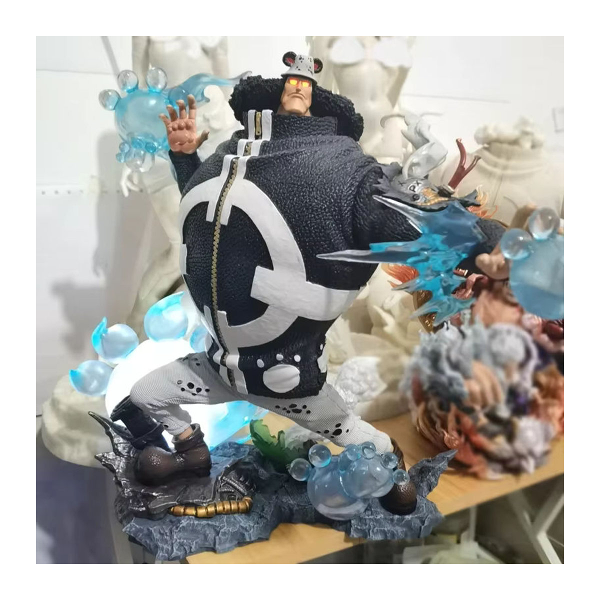 Bandai One Piece Anime Figur Bartholemew Kuma mit austauschbaren Händen, mehrfarbig, Höhe: 32 cm - Bild 2