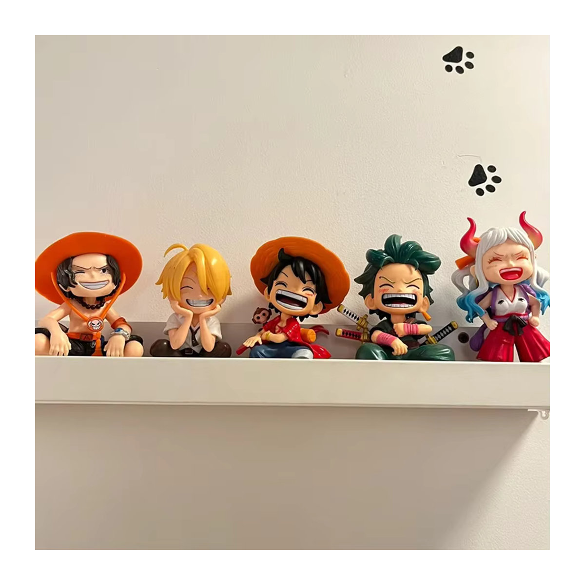 Bandai One Piece Anime-Figur Sitzender Lachender Luffy Actionfigur in Mehrfarbig - Bild 3