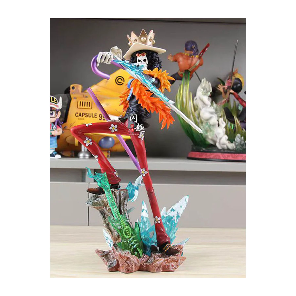 Bandai One Piece King Brook Actionfigur aus Kunststoff, mehrfarbiges Sammlermodell der Strohhut-Crew zur Desktop-Dekoration - Bild 5