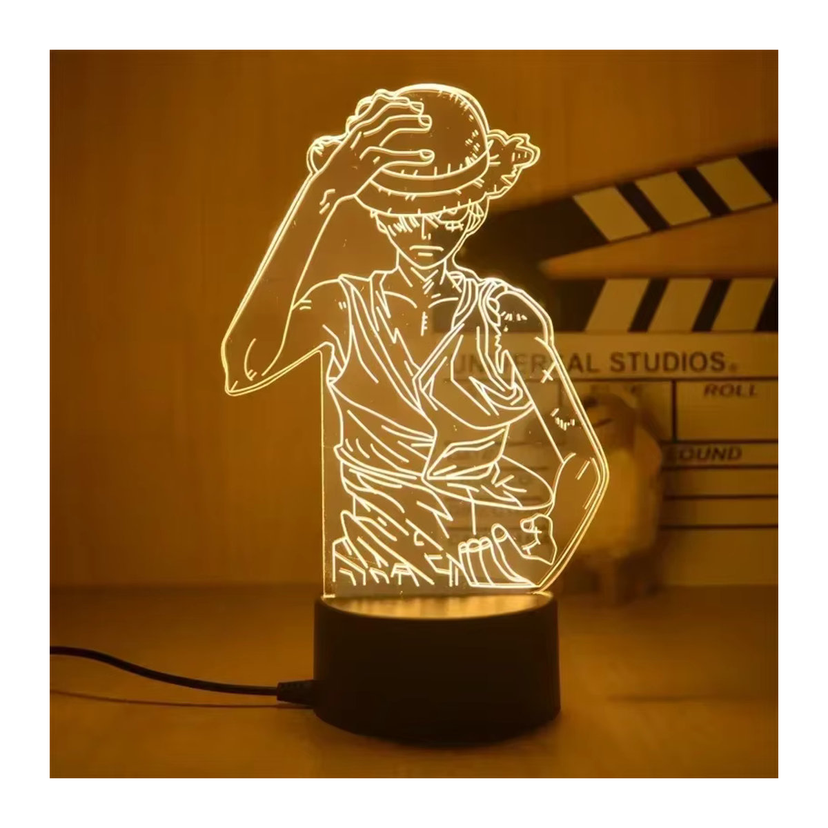 Bandai One Piece LED Nachtlicht mit Roronoa Zoro und Luffy Figuren sowie Piratenschiff Tischlampe in Schwarz und Weiß - Bild 2