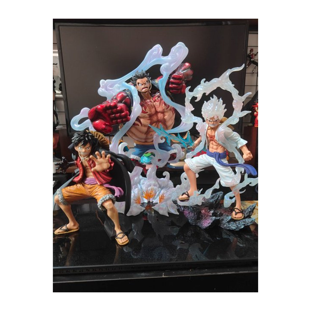 Bandai One Piece Monkey D. Ruffy Anime Figur aus Kunstharz, mehrfarbige Statue als dekoratives Sammlerstück - Bild 1