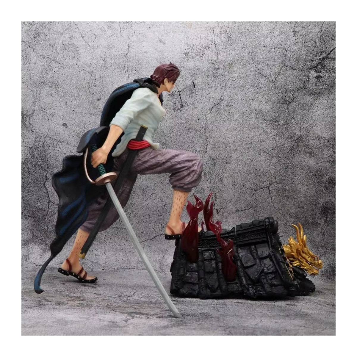 Bandai One Piece Shanks Figur Statue Modell aus Kunstharz in Rot und Mehrfarbig als Sammlerstück und Dekoration - Bild 3