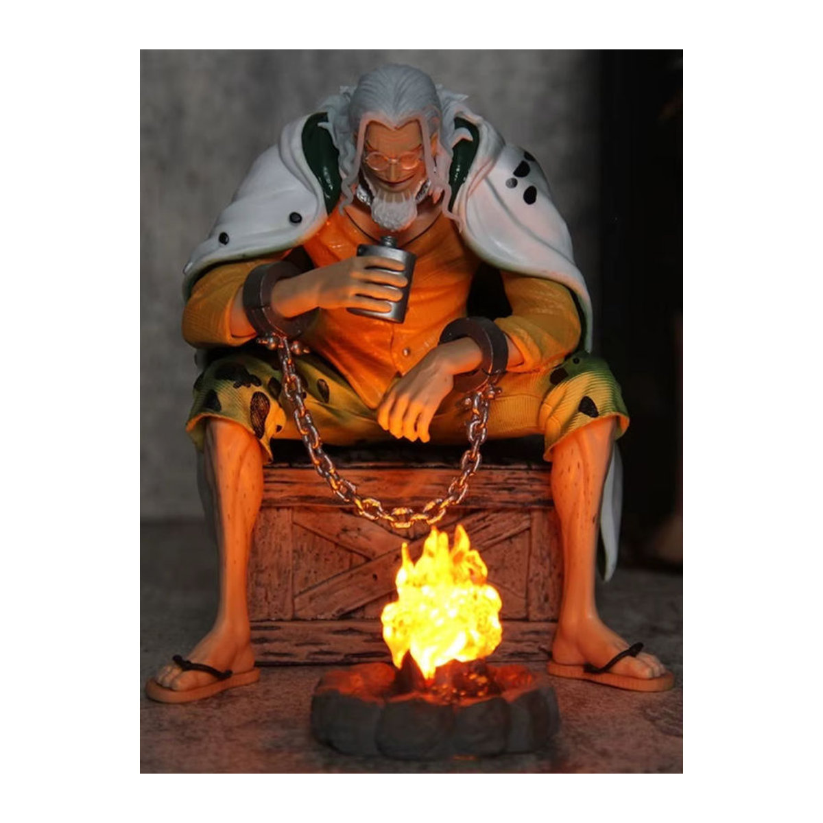 Bandai One Piece Silvers Rayleigh Actionfigur aus Kunststoff, mehrfarbiges Modell für deine Sammlung und Dekoration - Bild 7