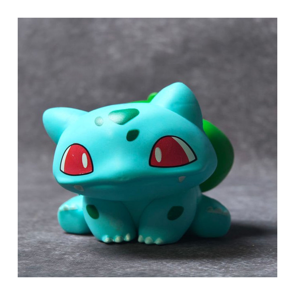 Bandai Pokemon Bulbasaur Anime Figur in Grün, 9 cm Dekorationsfigur aus Kunststoff - Bild 1
