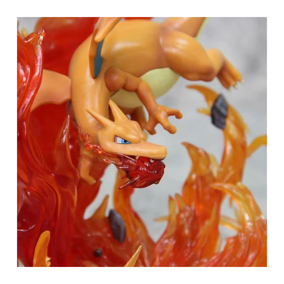 Bandai Pokemon Flame Treasure Feuerdrache Modell Box Set Gelb Schwarz aus Kunstharz als handgemachtes Desktop Ornament - Bild 2
