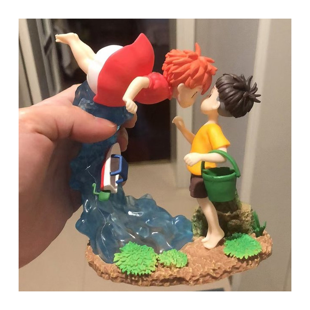Bandai Ponyo On The Cliff By The Sea Anime Action Figur aus Kunststoff, mehrfarbig - Bild 1