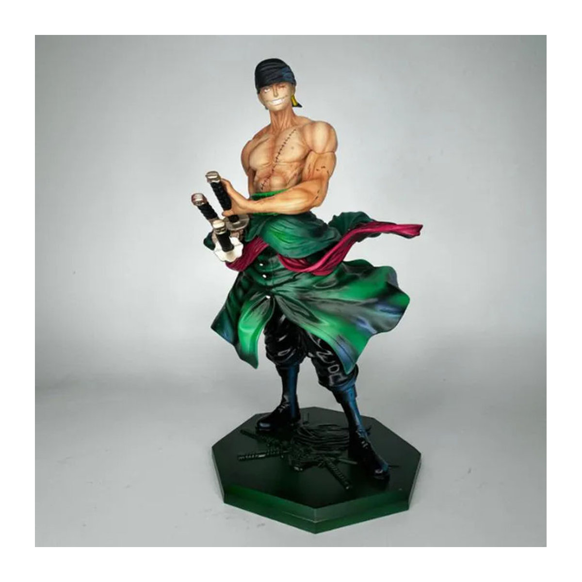 Bandai Premium Sammlerfigur Goldener Schwertkämpfer Ride The Waves Anime-Modellstatue in Gold und Mehrfarbig - Bild 1