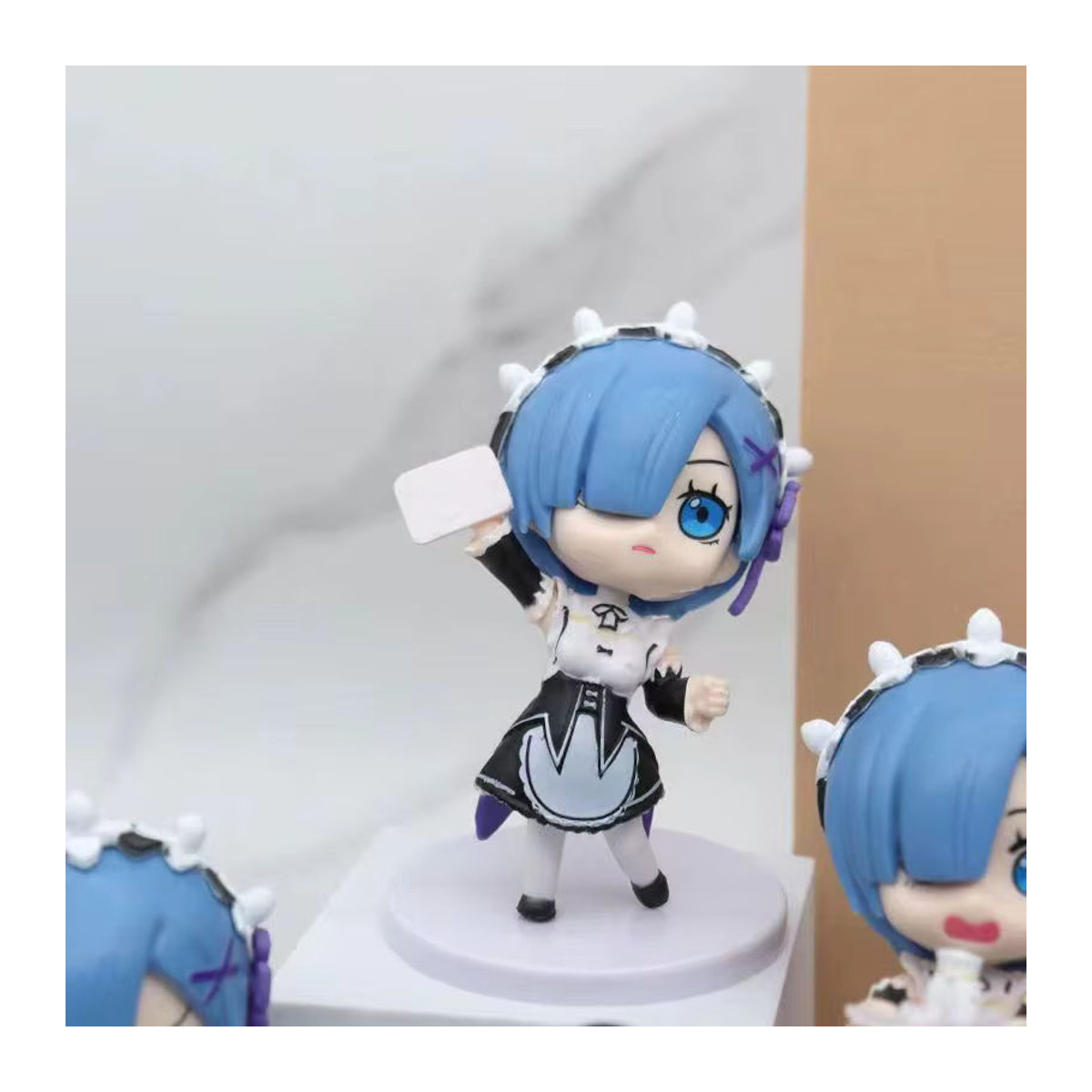 Bandai Re:ZERO Rem Anime Figur im Pyjama mit Stuhl, mehrfarbiges PVC Sammlermodell zur Dekoration - Bild 2