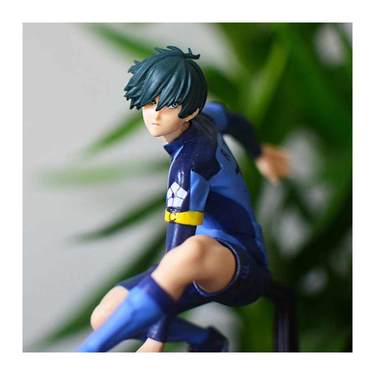 Bandai Rin Itoshi BlueLock Anime-Figur Nr. 10 in Blau, 12 cm Kunststoff-Actionfigur - Bild 1