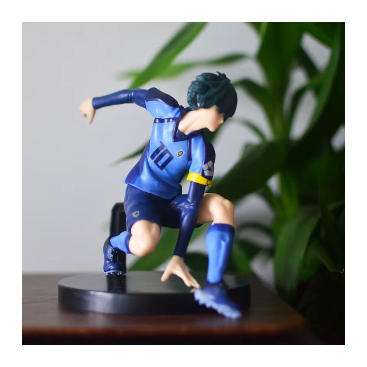 Bandai Rin Itoshi BlueLock Anime-Figur Nr. 10 in Blau, 12 cm Kunststoff-Actionfigur - Bild 3