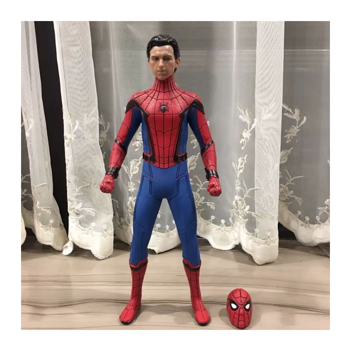 Bandai Spiderman Actionfigur aus Kunststoff, bewegliche PVC-Statue für Sammler und Dekoration, Höhe: 28 cm, mehrfarbig - Bild 5