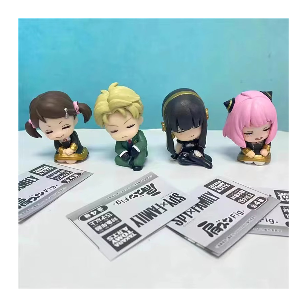 Bandai Spy x Family Anime Figuren Set mit Anya Forger, Loid und Yor Forger als niedliche Actionfiguren in Mehrfarbig, Kunststoff-Deko für deinen Schreibtisch - Bild 2