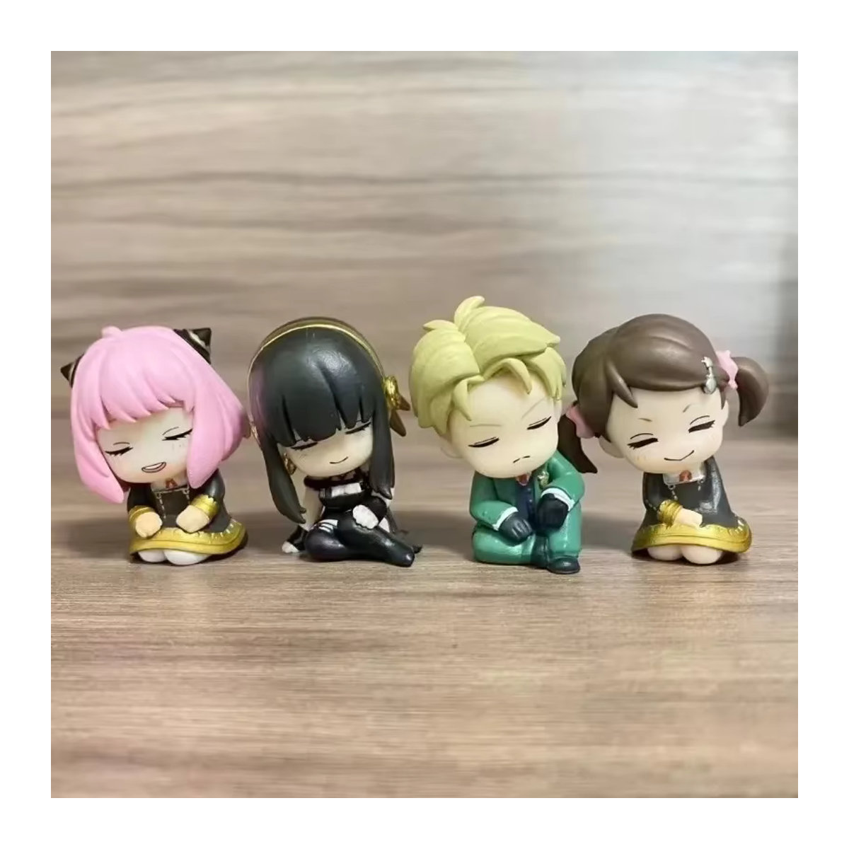 Bandai Spy x Family Anime Figuren Set mit Anya Forger, Loid und Yor Forger als niedliche Actionfiguren in Mehrfarbig, Kunststoff-Deko für deinen Schreibtisch - Bild 3