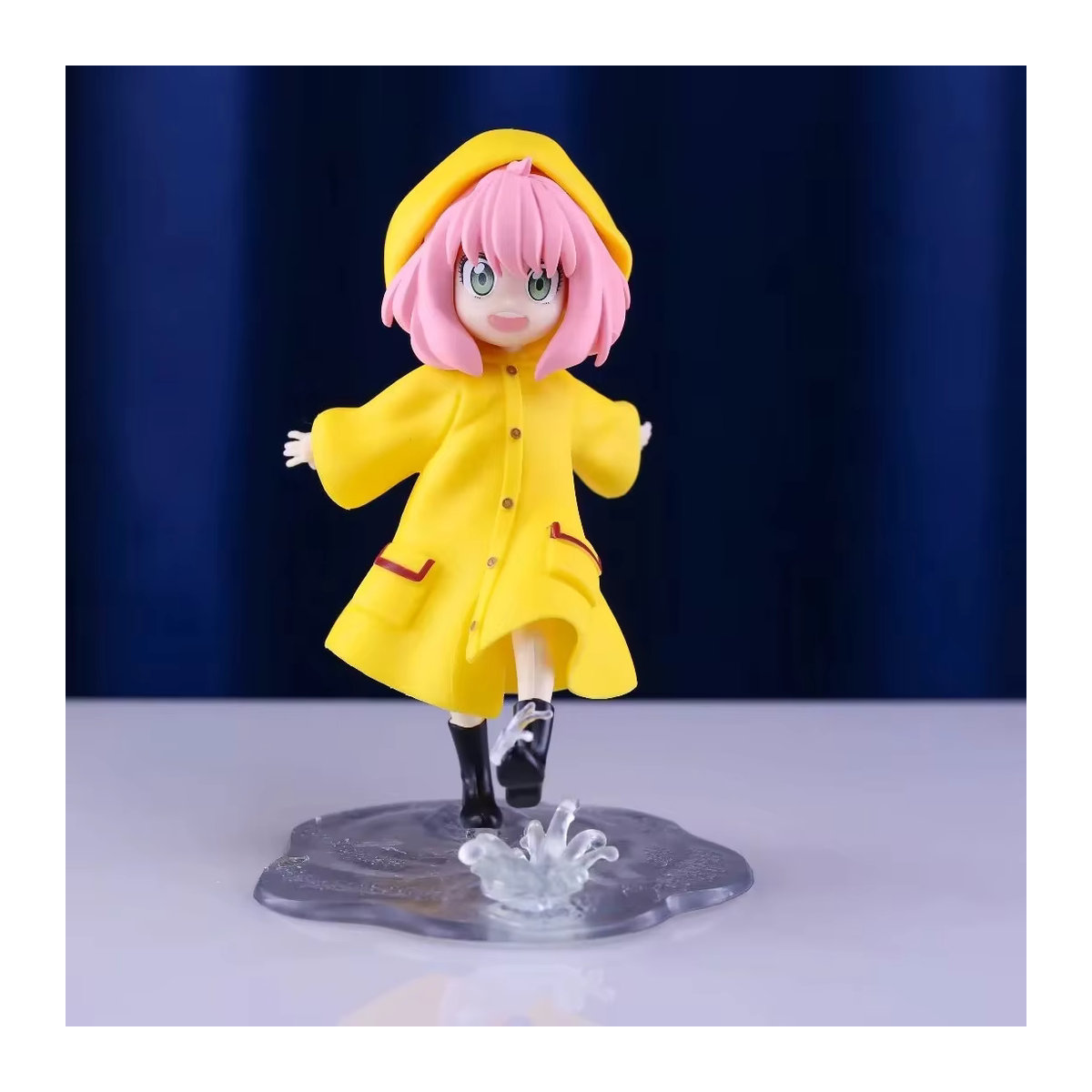 Bandai Spy x Family Anya Forger Anime Figur im gelben Regenmantel, Höhe: 12 cm - Bild 3