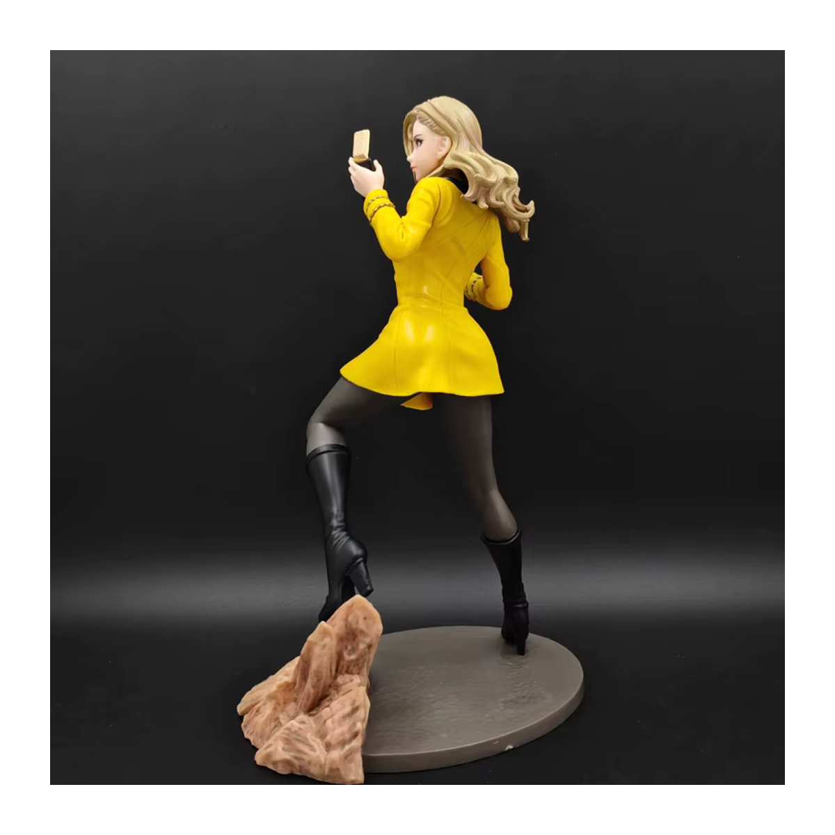 Bandai Star Trek Commander PVC-Standfigur in Gelb, 22 cm Höhe, Anime-Mädchen Modellstatue als Sammlerstück und Desktop-Ornament - Bild 2