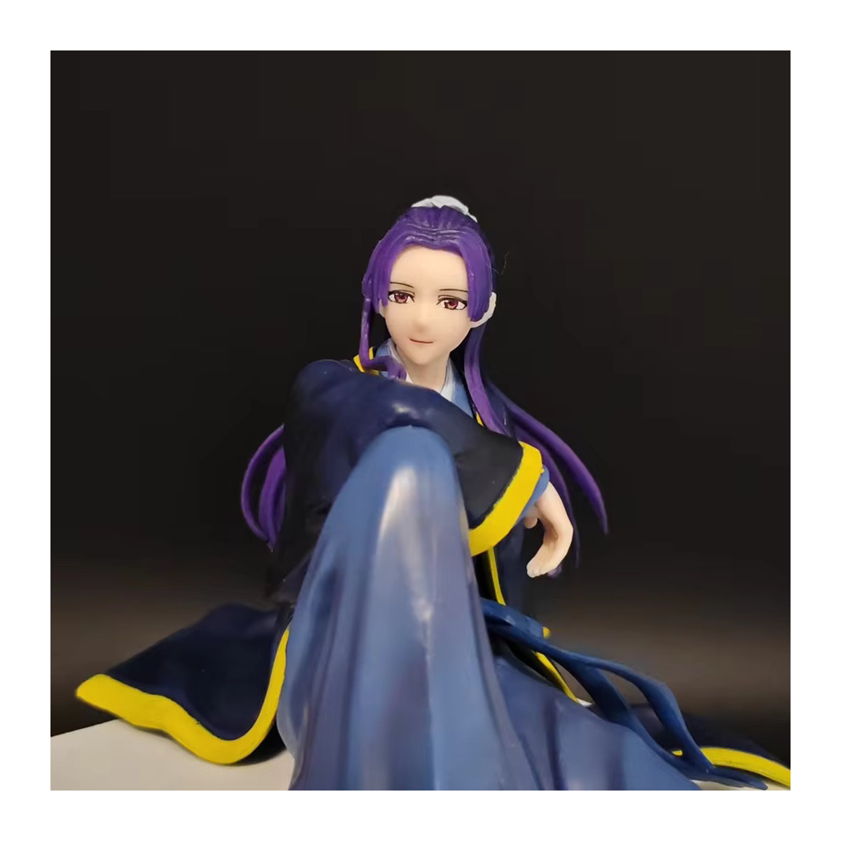 Bandai The Apothecary Diaries Jinshi Anime-Figur in sitzender Pose, mehrfarbiges PVC-Modell für Sammler - Bild 5