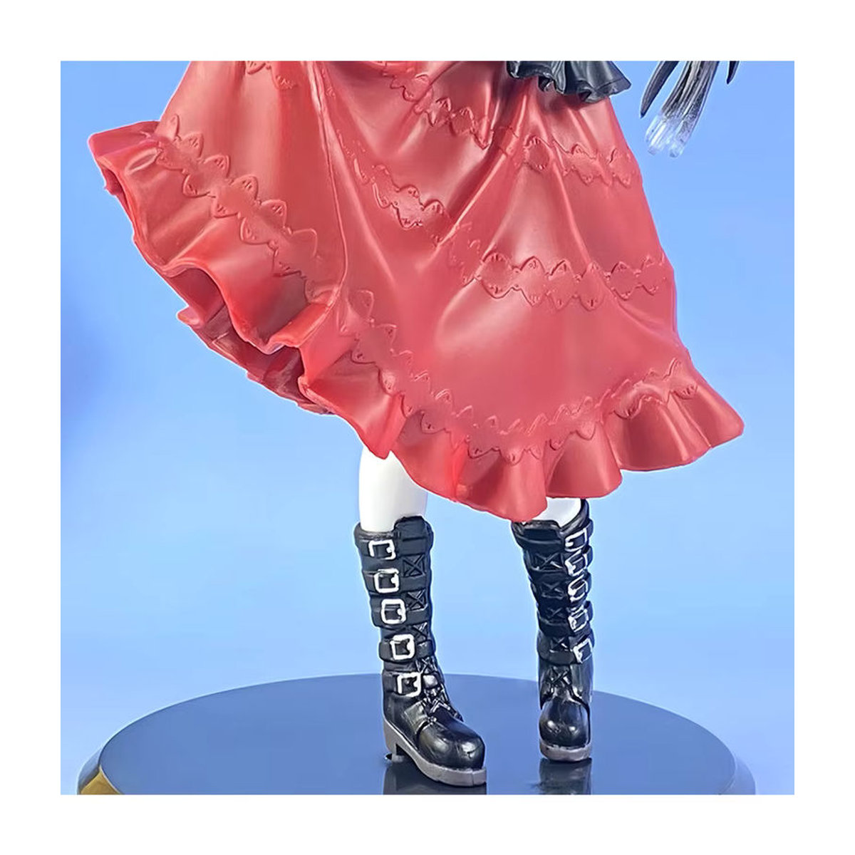 Bandai Tokisaki Kurumi Actionfigur aus Kunststoff in Rot, 18 cm Höhe - Bild 3