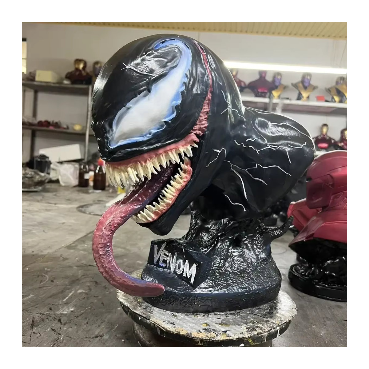 Bandai Vintage Büste Figur aus Kunstharz in Schwarz als dekoratives Sammlerstück - Bild 2