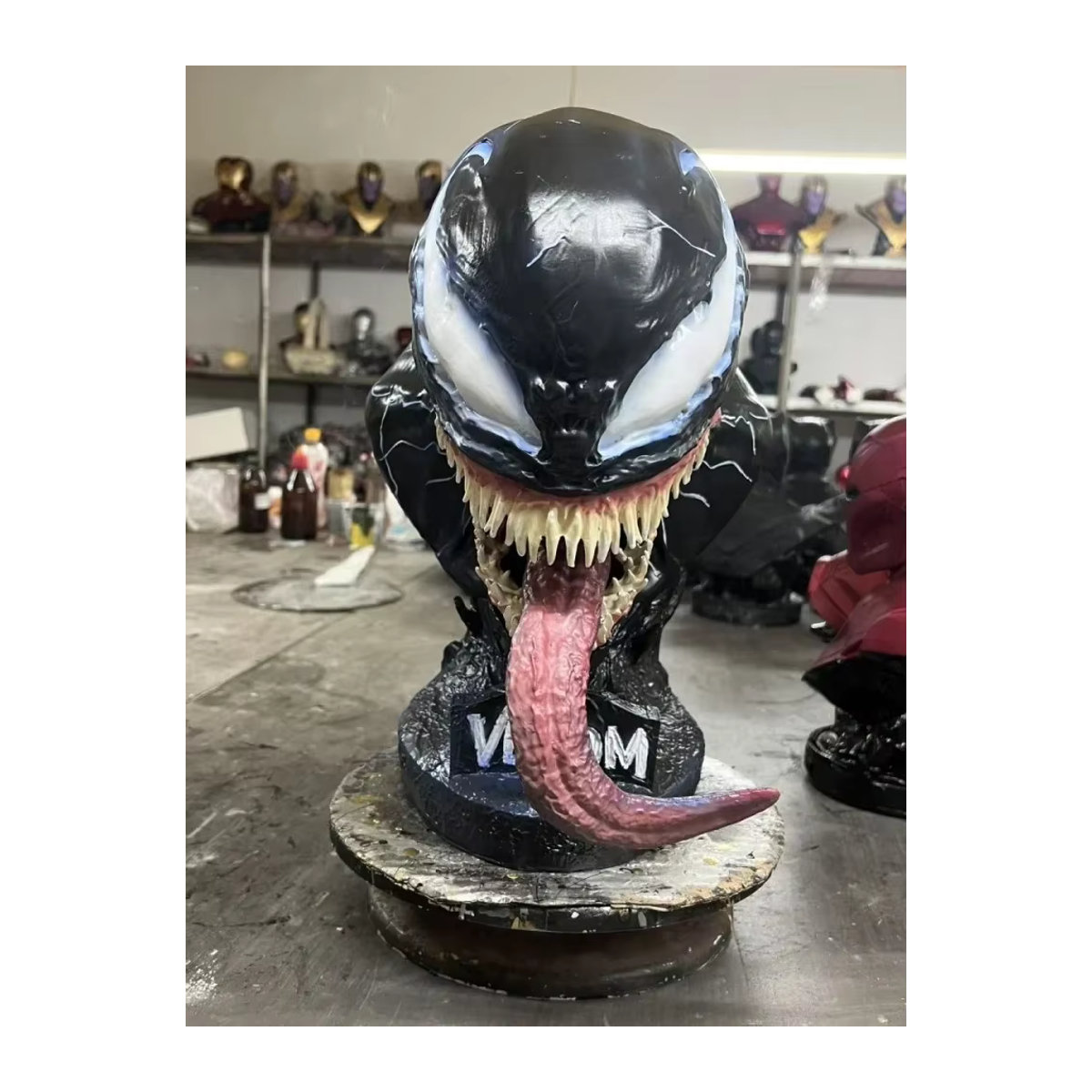 Bandai Vintage Büste Figur aus Kunstharz in Schwarz als dekoratives Sammlerstück - Bild 3