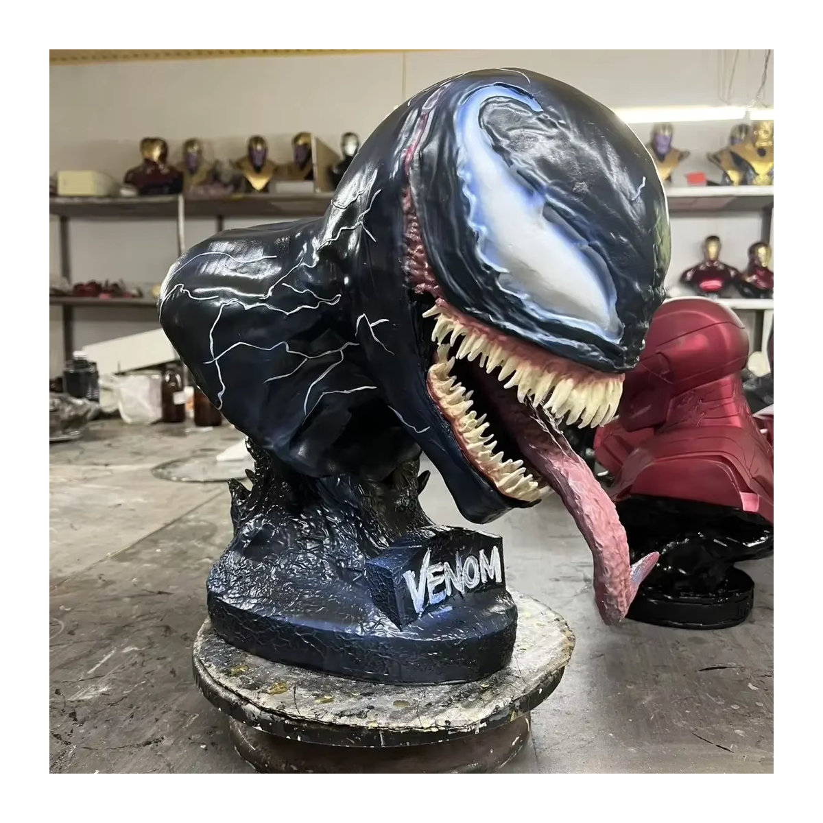 Bandai Vintage Büste Figur aus Kunstharz in Schwarz als dekoratives Sammlerstück - Bild 5